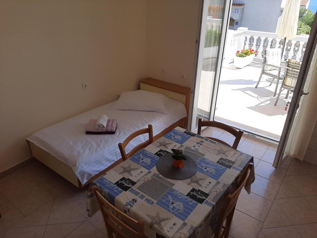 Apartments Pavelic Novi Vinodolski Bagian luar foto