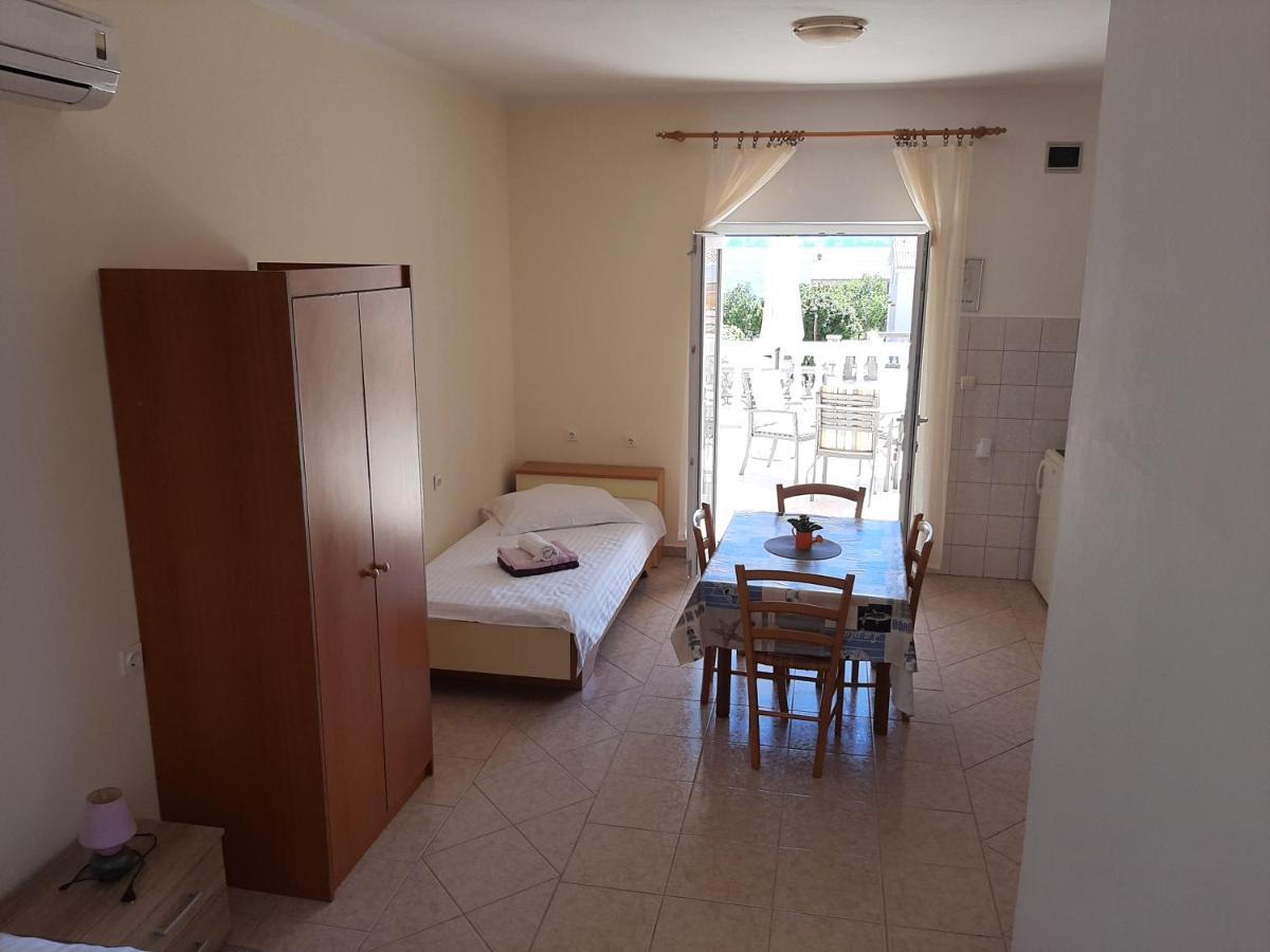 Apartments Pavelic Novi Vinodolski Bagian luar foto