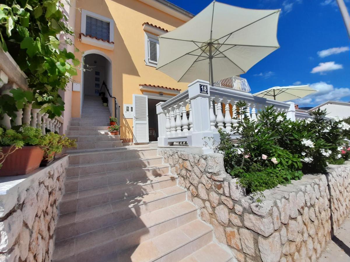 Apartments Pavelic Novi Vinodolski Bagian luar foto